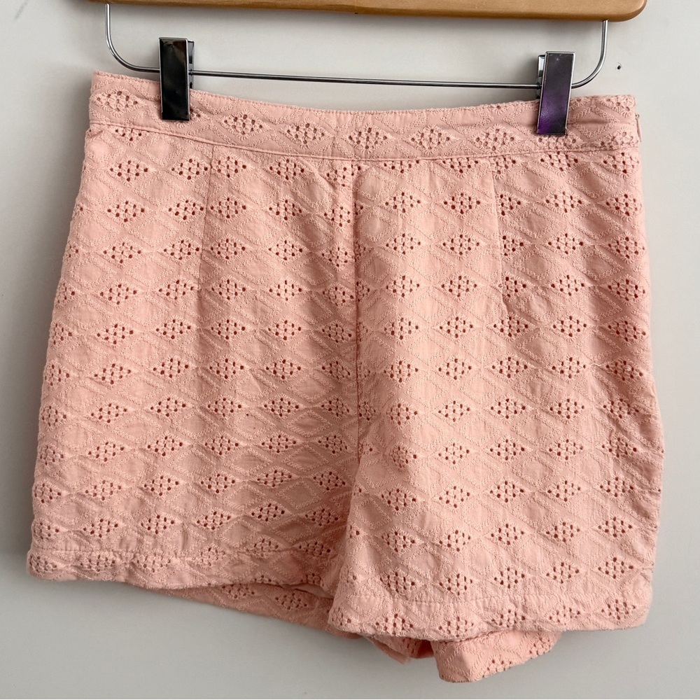 🧡 Forever 21 “Exclusive” Peach Eyelet High Waist Shorts